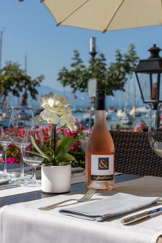 Ombre au bord de l'eau à Morges - restaurant