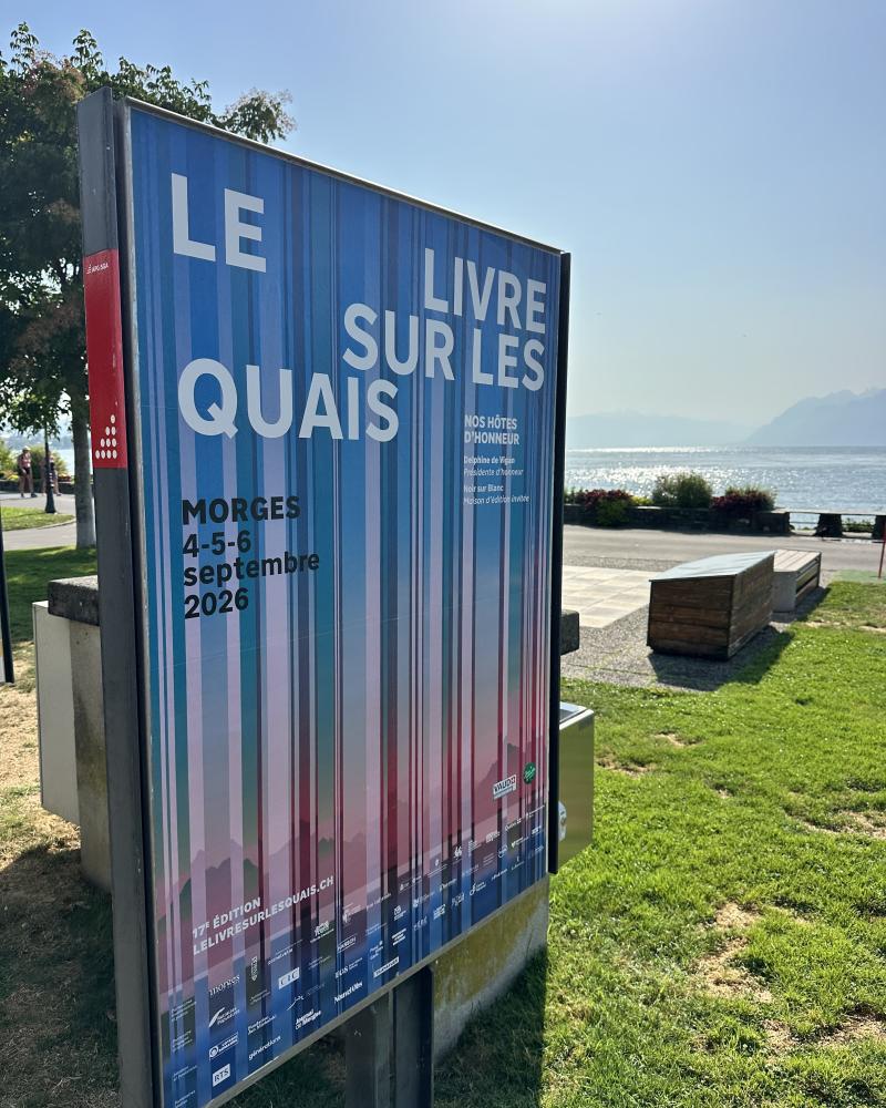 Le Livre sur les Quais Morges face a l'hotel mont blanc